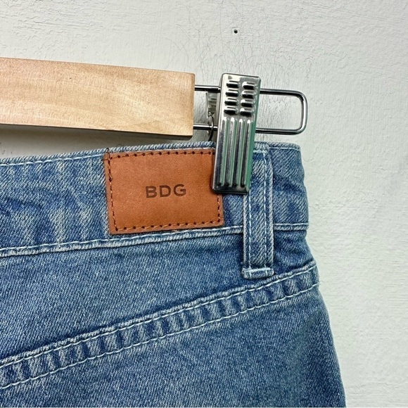 Bdg High Rise Erin Shortie Denim Stretch Five Pocket Zip Fly Jean Shorts 26 - Picture 4 of 7